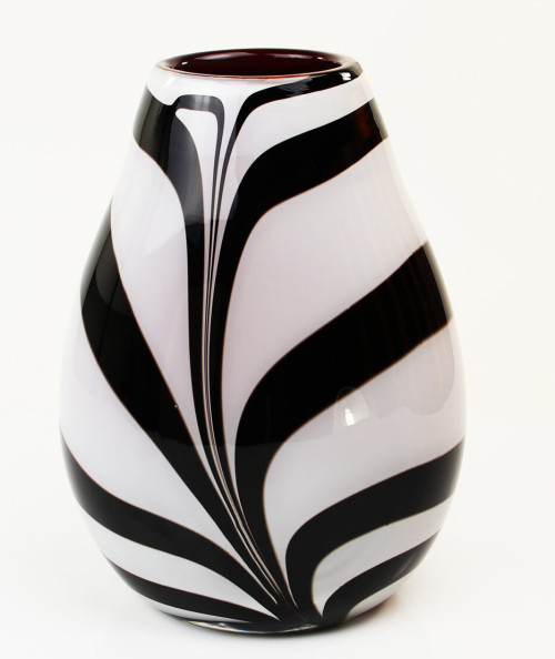 Loranto + Zebra vaas, zwart-wit rood van binnen, plat